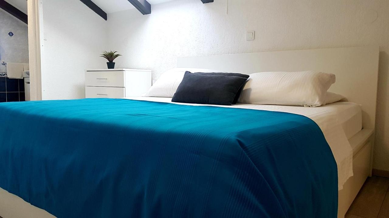 Guest House Galeb2 Supetarska Draga Ruang foto